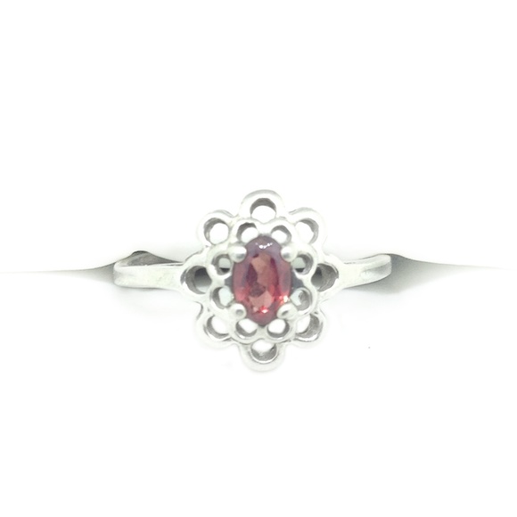 Ring Garnet Flower Sterling Silver - Picture 1 of 4